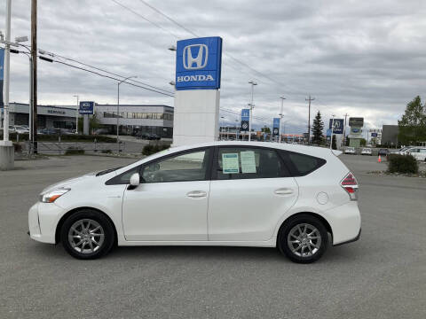 2017 Toyota Prius v Three