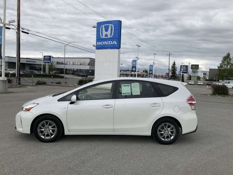 2017 Toyota Prius v Three