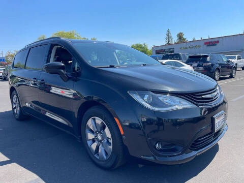 2018 Chrysler Pacifica Hybrid Limited