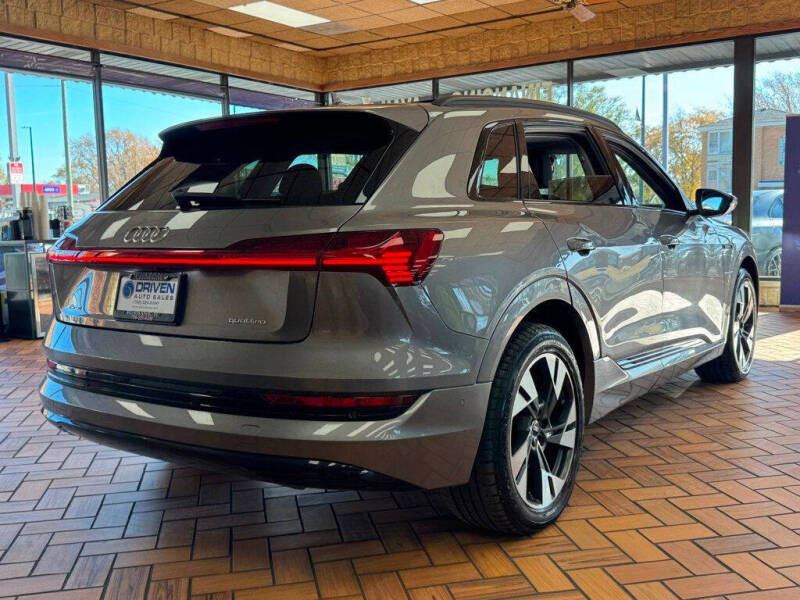 2021 Audi e-tron quattro Premium