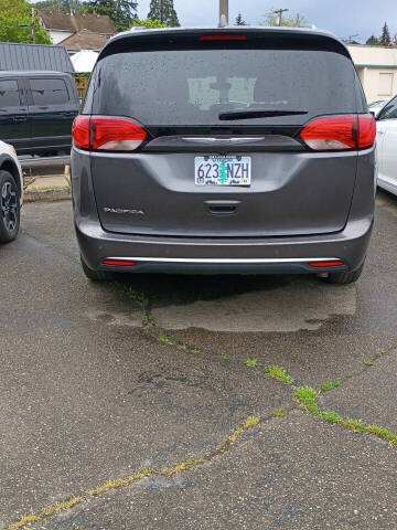 2020 Chrysler Pacifica Touring L