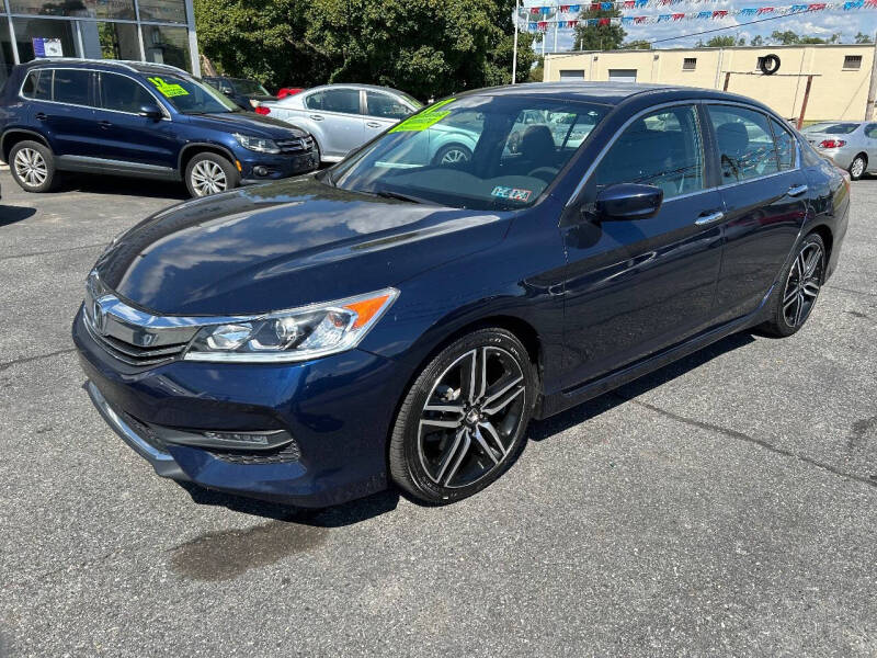 Used 2017 Honda Accord Sport SE with VIN 1HGCR2F18HA102927 for sale in New Castle, DE