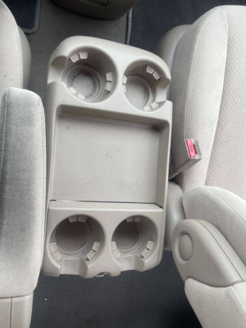 2007 Hyundai Entourage GLS