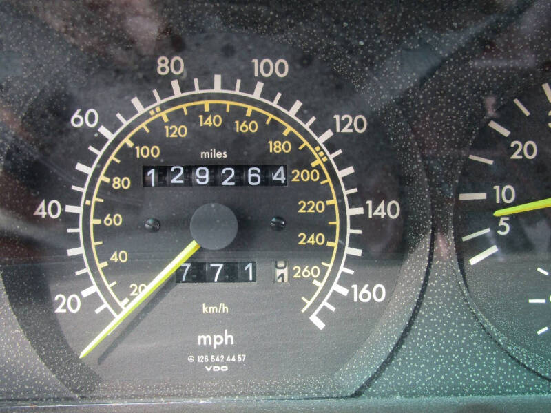 1987 Mercedes-Benz 560-Class 560 SEC