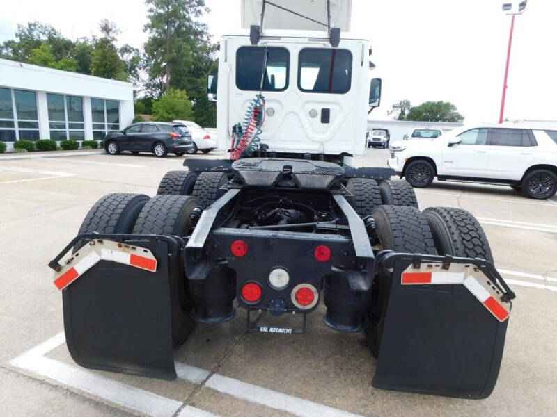 2015 Freightliner Cascadia