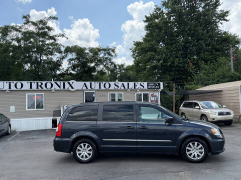 2014 Chrysler Town and Country Touring