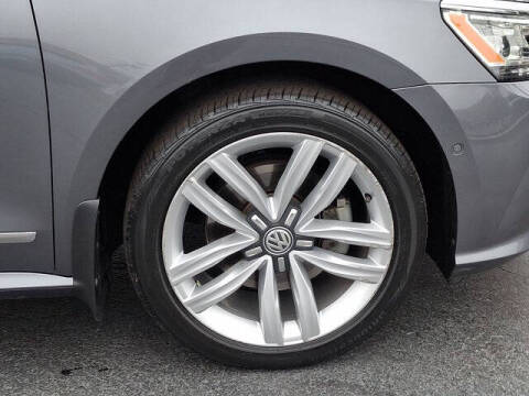 2017 Volkswagen Passat 1.8T SEL Premium