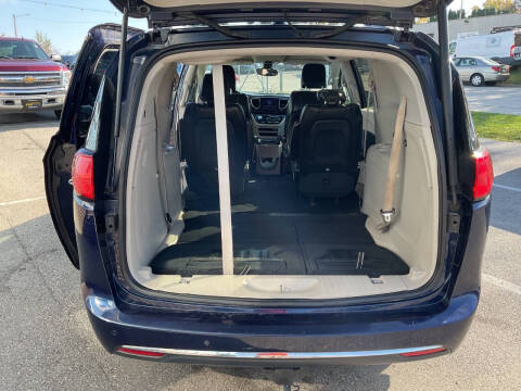 2017 Chrysler Pacifica Touring-L