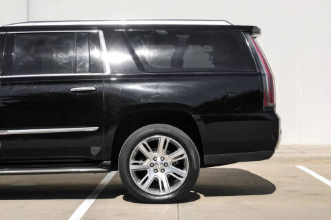2016 Cadillac Escalade ESV Luxury Collection