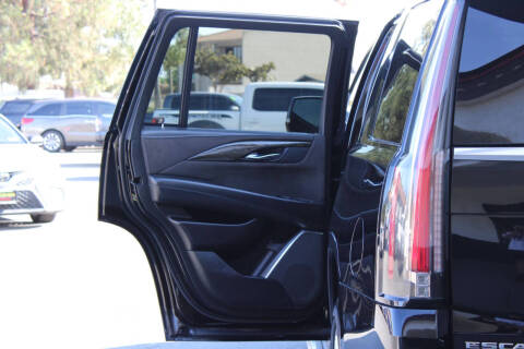 2016 Cadillac Escalade Platinum