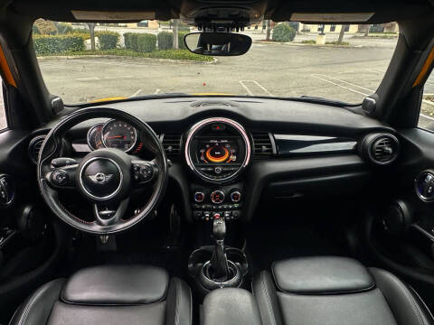2015 MINI Hardtop 4 Door Cooper