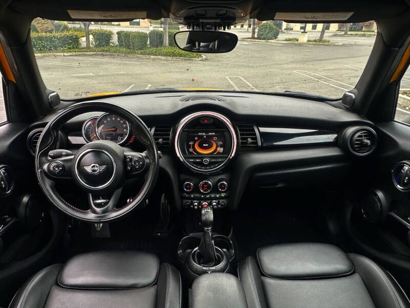 2015 MINI Hardtop 4 Door Cooper