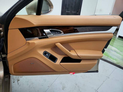 2016 Porsche Panamera