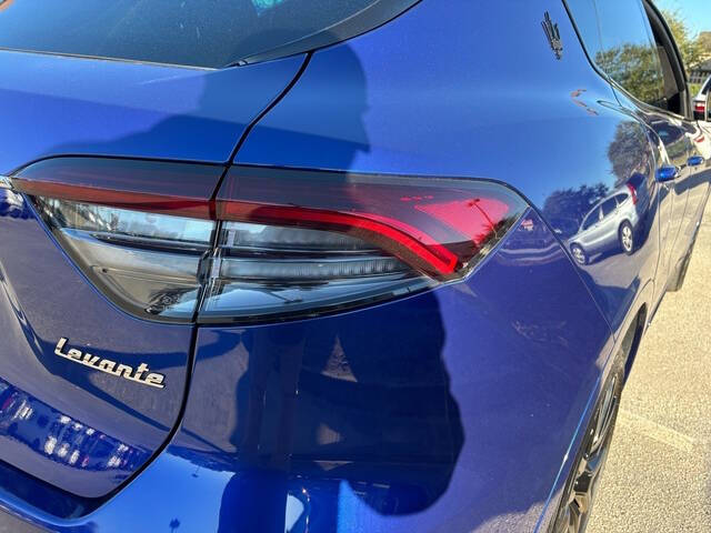 2022 Maserati Levante 13