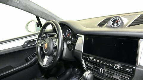 2021 Porsche Macan Turbo