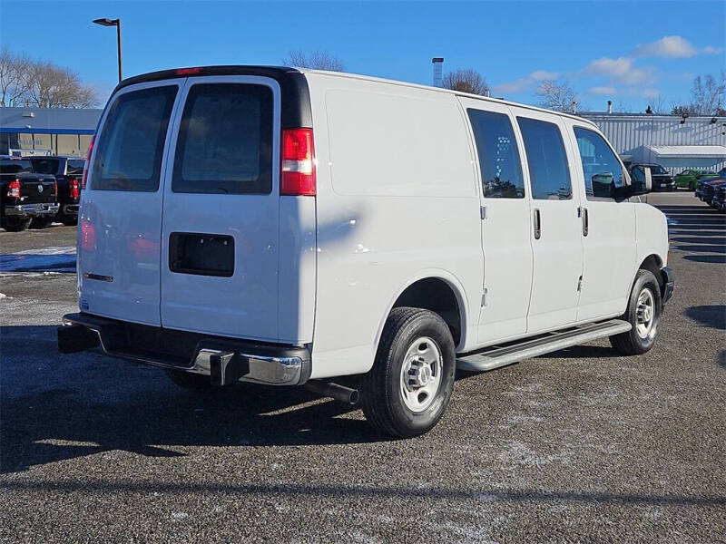 2024 Chevrolet Express 2500