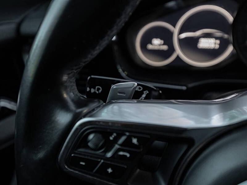 2017 Porsche Panamera 4