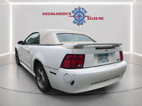 2003 Ford Mustang