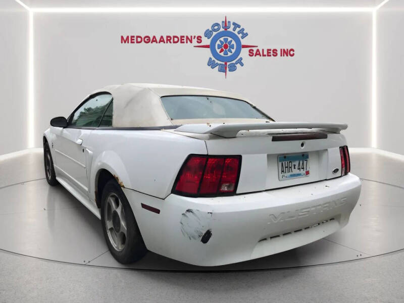 2003 Ford Mustang