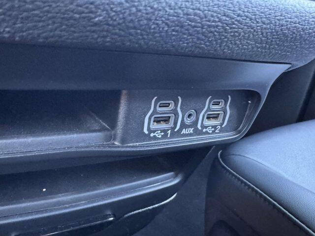 2024 Chrysler Pacifica Plug-In Hybrid Select