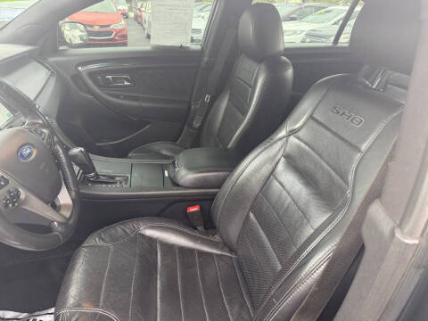 2016 Ford Taurus SHO