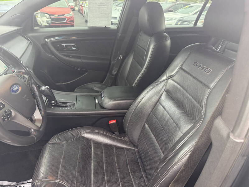 2016 Ford Taurus SHO