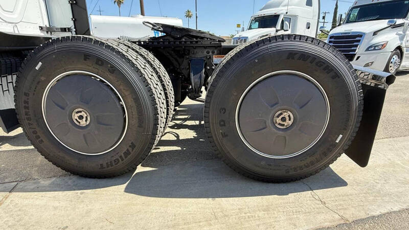 2023 Freightliner Cascadia