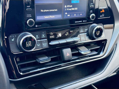 2022 Toyota Highlander Hybrid XLE