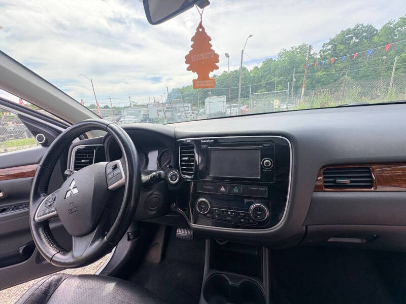 2015 Mitsubishi Outlander SE
