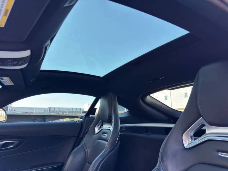 2017 Mercedes-Benz AMG GT