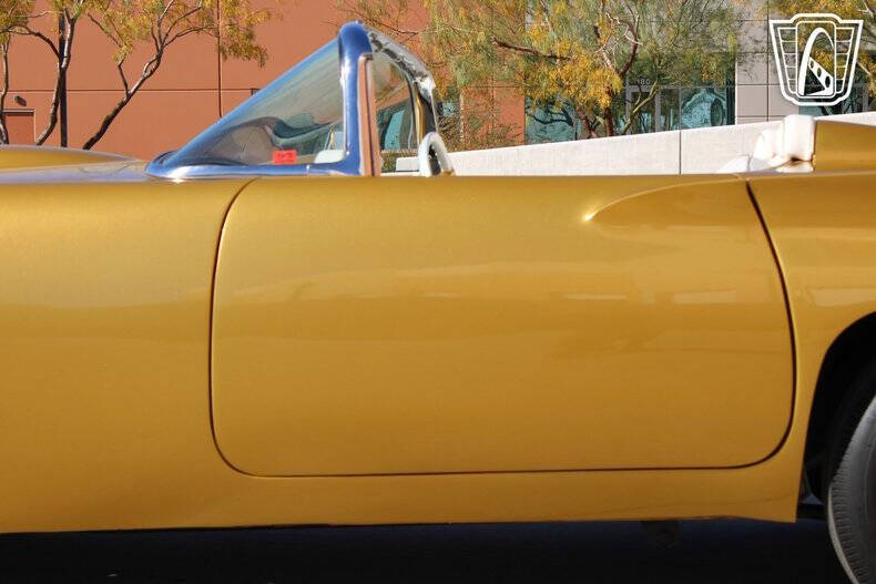 1957 Ford Thunderbird