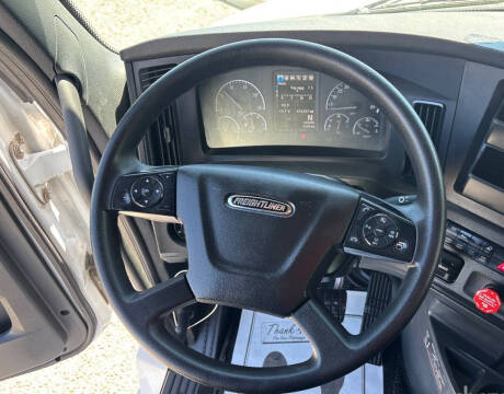 2025 Freightliner Cascadia