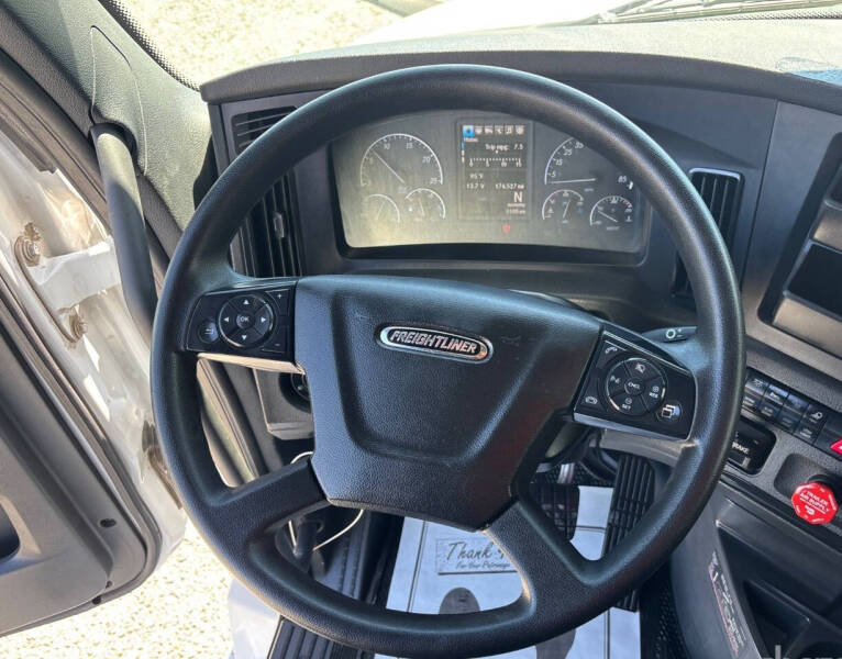 2025 Freightliner Cascadia