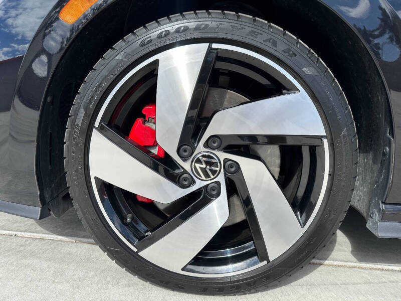 2022 Volkswagen Golf GTI S