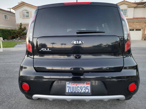 2017 Kia Soul +
