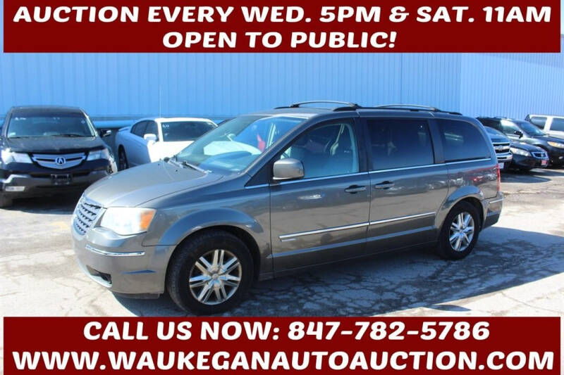 2010 Chrysler Town and Country for sale at Waukegan Auto Auction in Waukegan IL