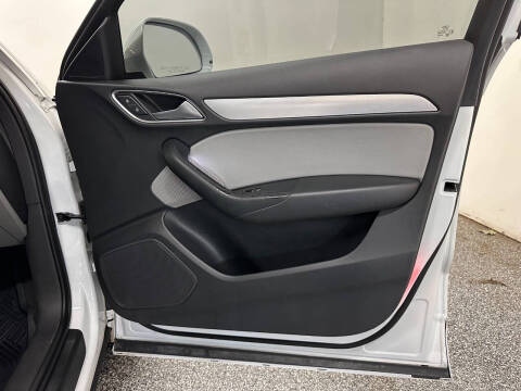 2016 Audi Q3 2.0T quattro Premium Plus