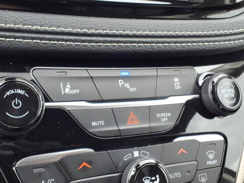 2024 Chrysler Pacifica Plug-In Hybrid Select