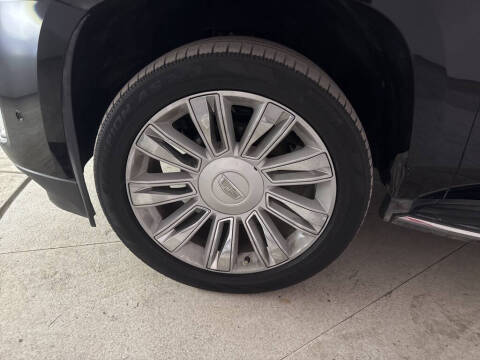 2019 Cadillac Escalade Standard