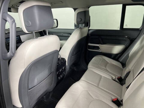 2023 Land Rover Defender 110 SE