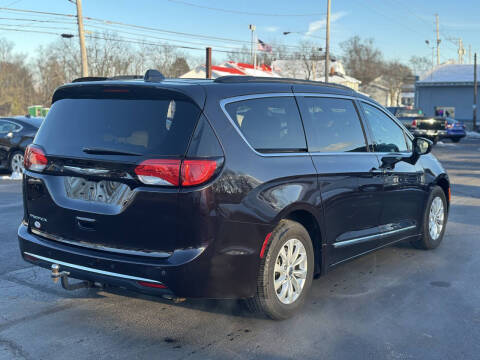 2017 Chrysler Pacifica Touring-L