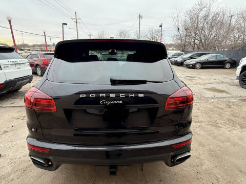 2018 Porsche Cayenne Platinum Edition