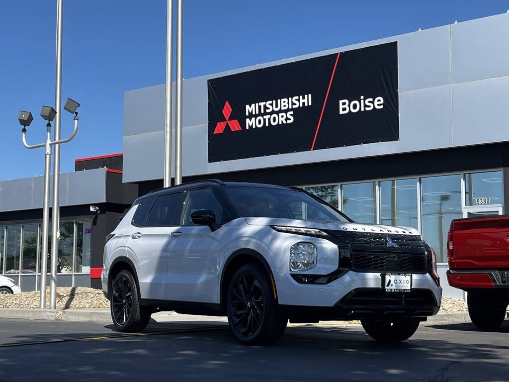 2024 Mitsubishi Outlander for sale at Axio Auto Boise in Boise, ID