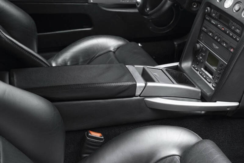 2005 Aston Martin V12 Vanquish S