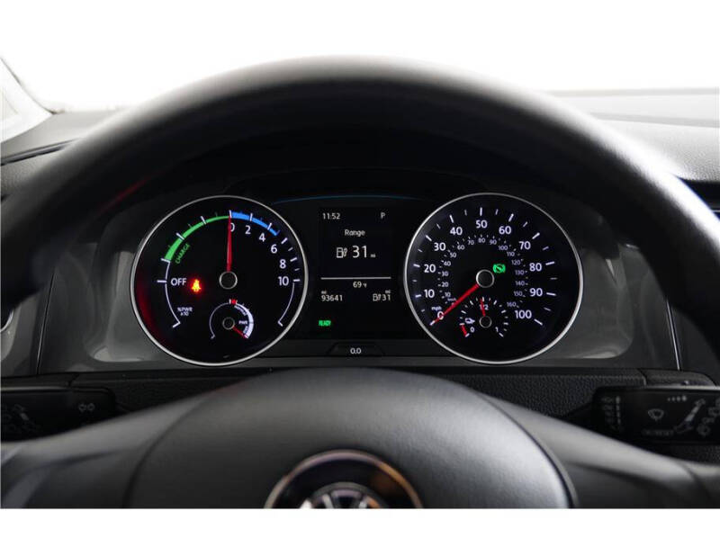 2016 Volkswagen e-Golf SE