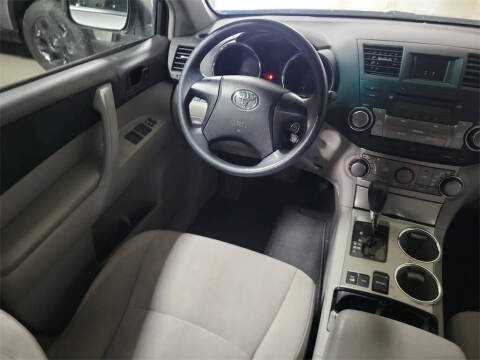 2012 Toyota Highlander SE
