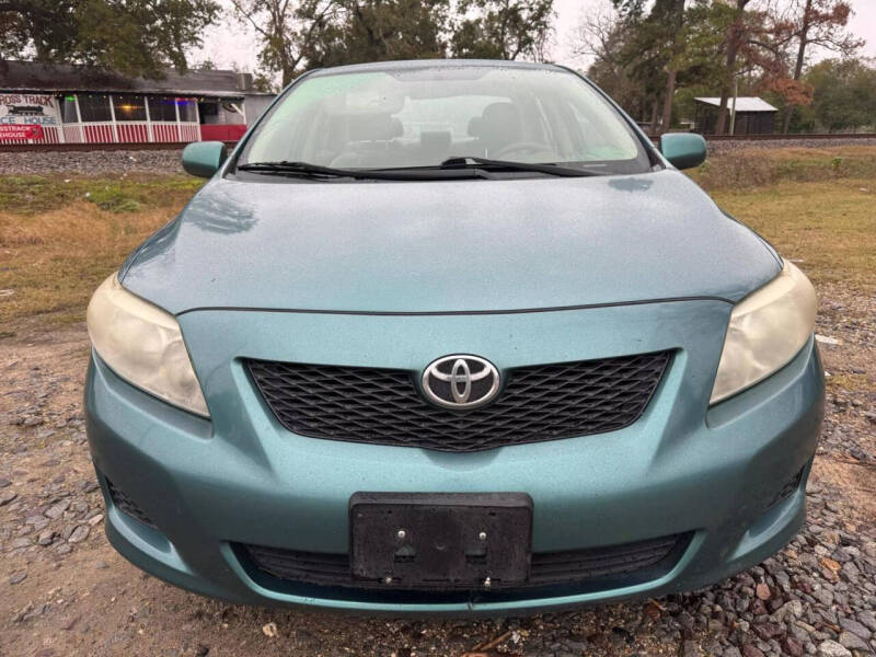 2010 Toyota Corolla LE photo 2