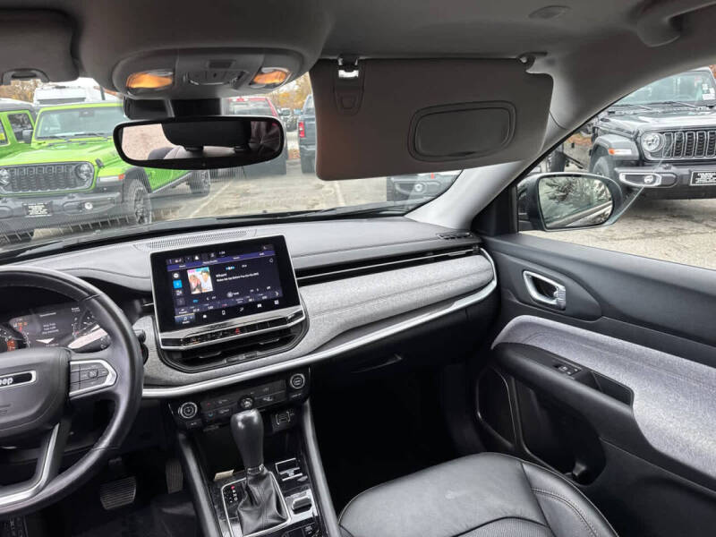 2022 Jeep Compass Latitude Lux