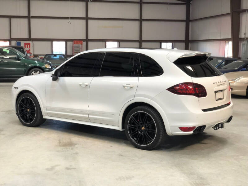 2013 Porsche Cayenne GTS