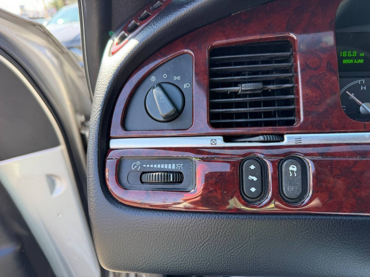 2005 Lincoln Town Car 7